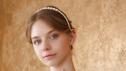 Young beauty Siya uncovers her full...