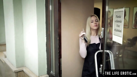 Slim & titty blonde Nathaly Cherie...