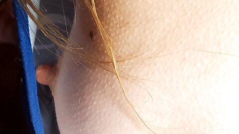 Cold little boobies under my apron 🤗...