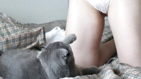 Sweet amateur teen slowly exposes her...